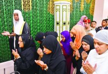 মহানবীর (সা.) রওজা জিয়ারত করতে মদিনায় প্রধানমন্ত্রী শেখ হাসিনা